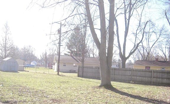 3rd image of 1412 Hickory Pl