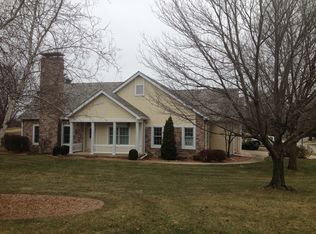 2 Chimney View Ln, Springfield, IL 62707