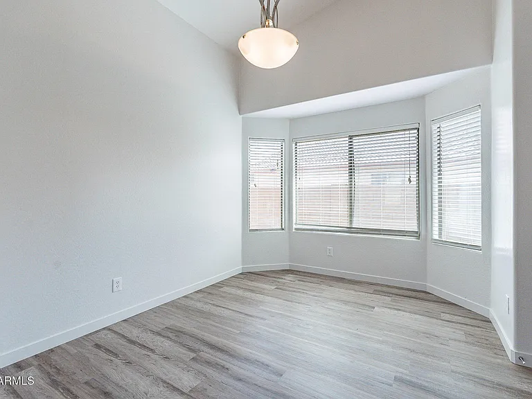 24866 W Huntington Dr — Photo 19