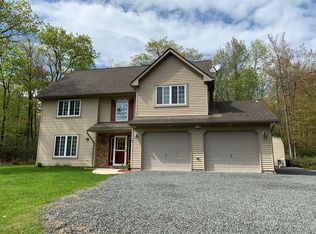 61 Susquehanna Dr, Jim Thorpe, PA 18229