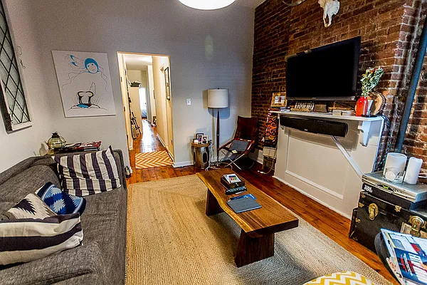 Rented by Twyford Real Estate | media 17