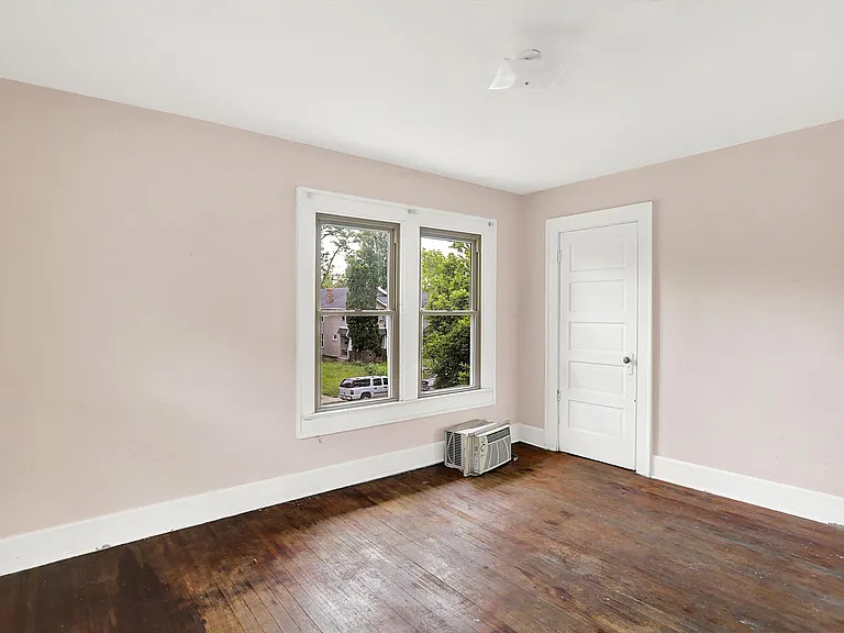 628 N Riley Ave — Photo 28