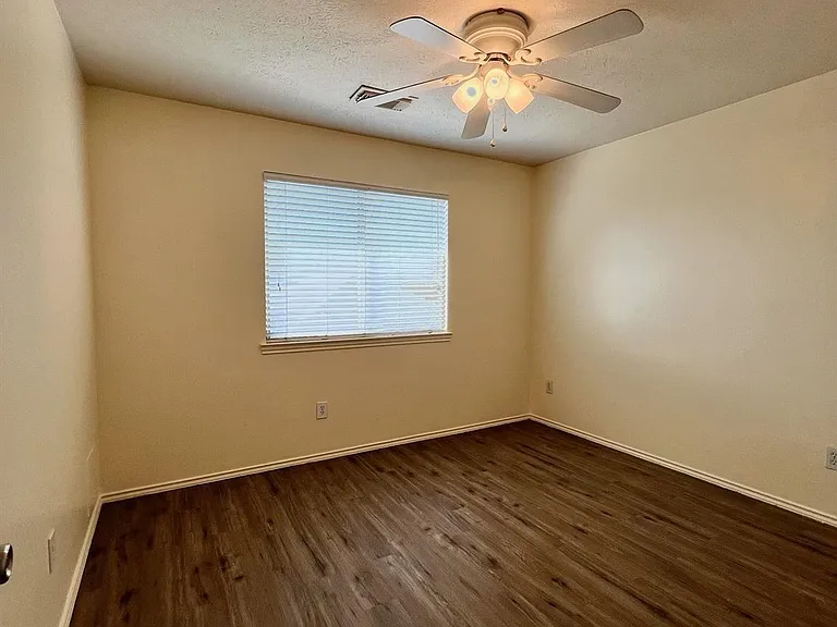 1522 Glasholm Dr — Photo 12