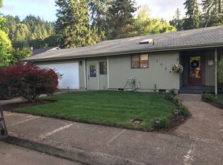 1002 Madison St, Silverton, OR 97381