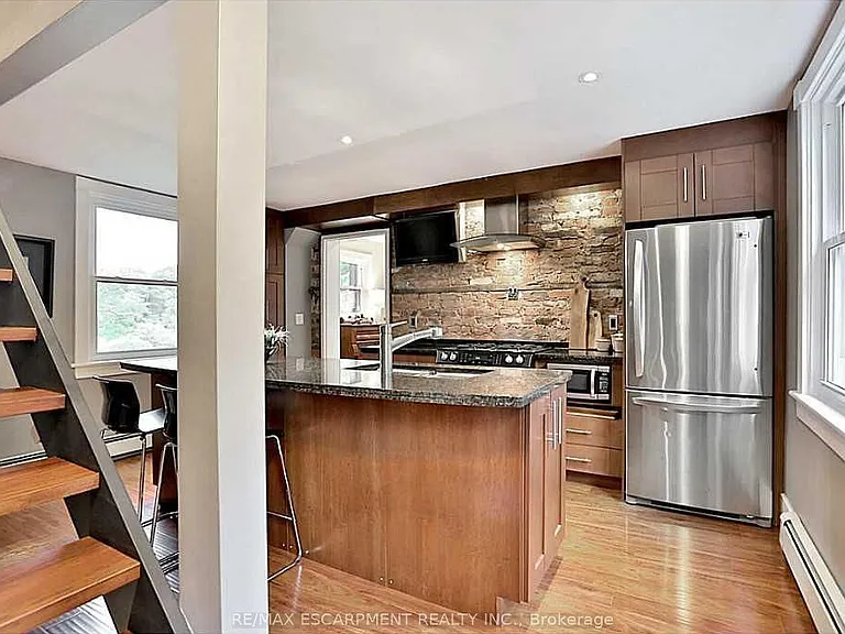 1276 Spring Gardens Rd — Photo 4