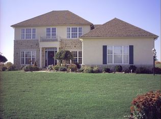 127 Foxfire Blvd, Commercial Point, OH 43116