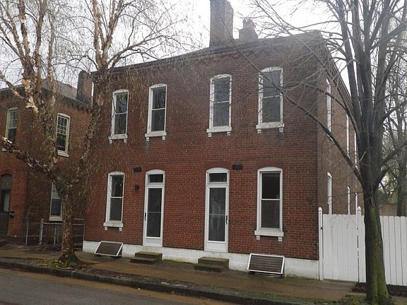 2nd image of 218 E Steins St