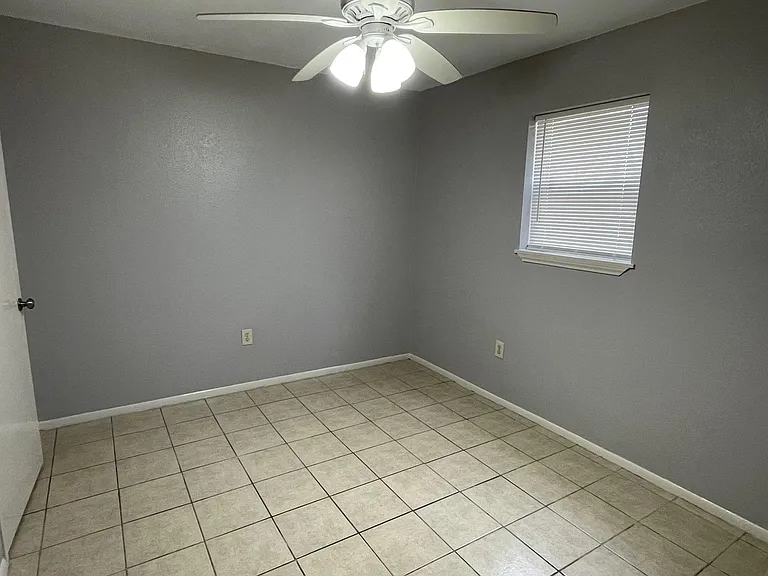 222 E Phillips Rd #9 — Photo 7