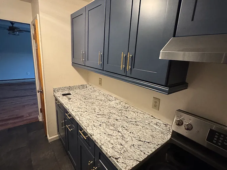 12 White Gate Rd #B — Photo 2