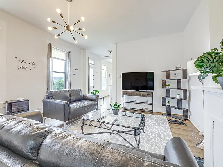 315 Mount Hope Ave — Photo 2