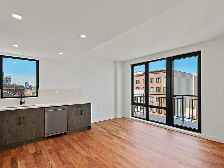 514 Herkimer St #5A — Photo 12