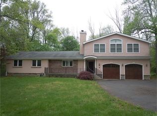 8 Green Shadow Ln, Princeton, NJ 08540