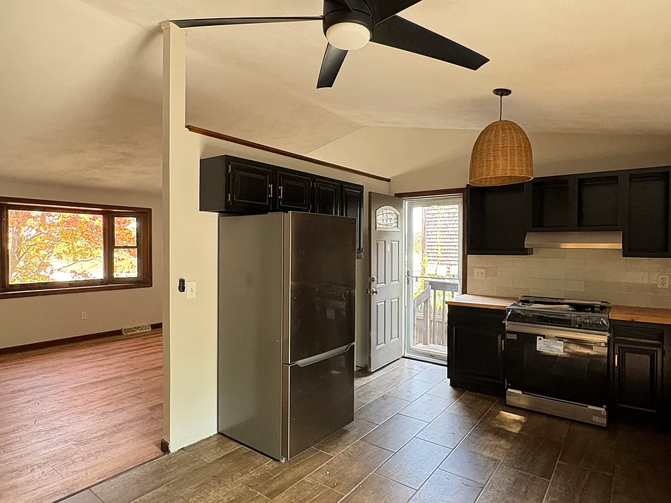 88 Newell St #2