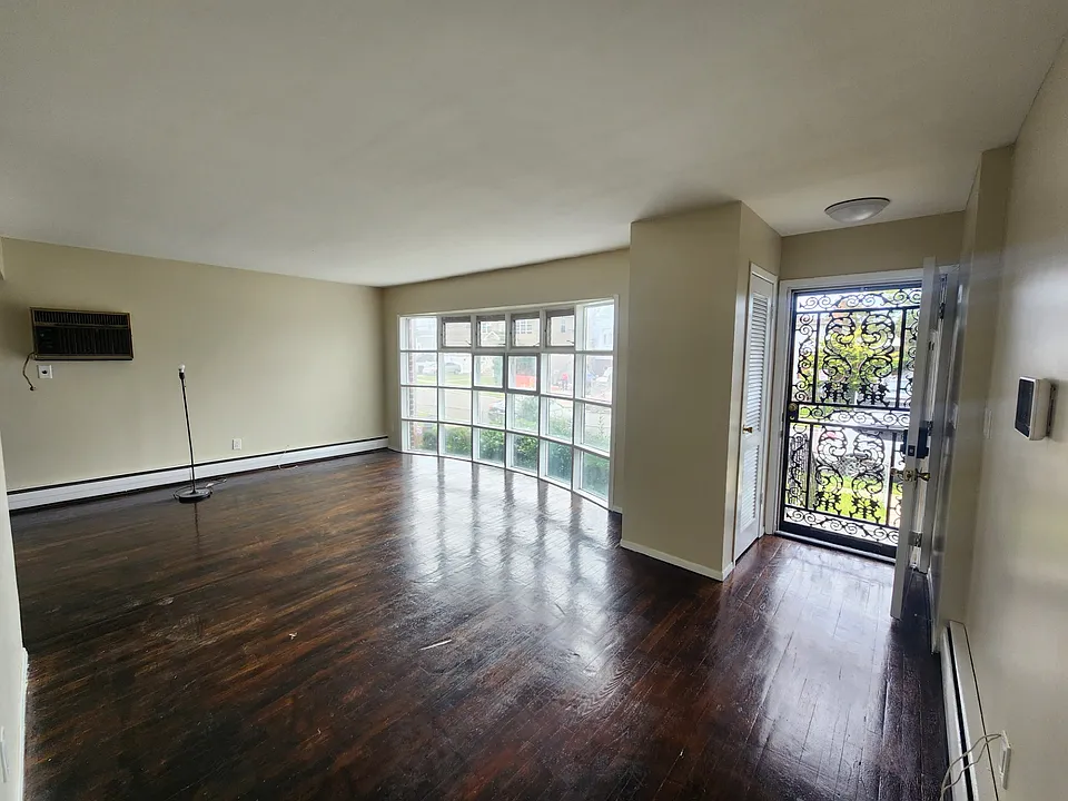 260 Cornell St #1