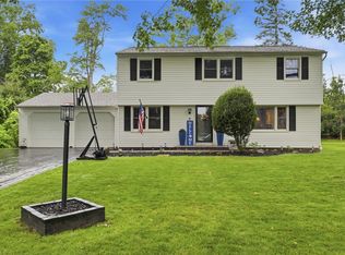 9 Buckwheat Dr, Fairport, NY 14450