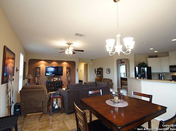 4th image of 124 Gatewood Cliff