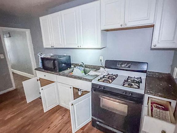 5th image of 1733 N Bond St