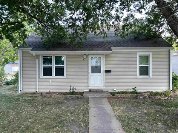 1521 W 1st St, North Platte, NE 69101