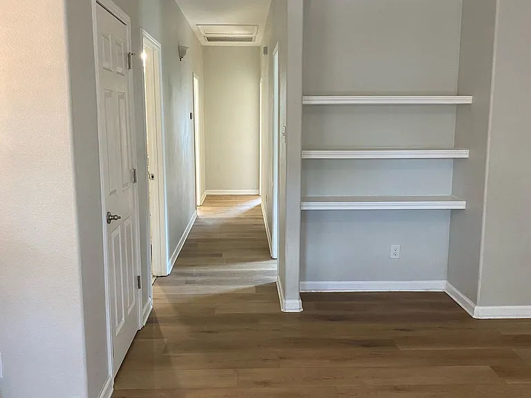 1639 Green Hill Dr — Photo 30