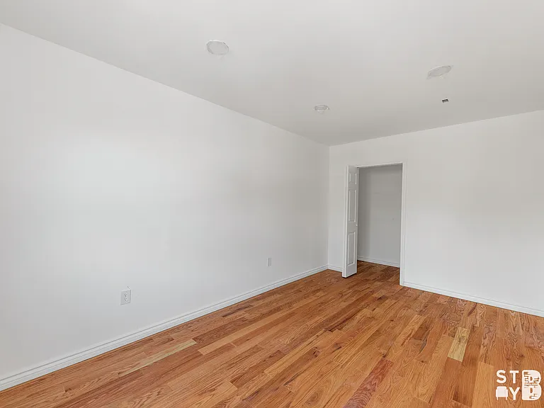 1150 E 85th St #2 — Photo 8