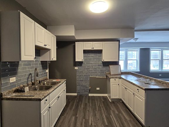 5th image of 346 N Laramie Ave Unit 2