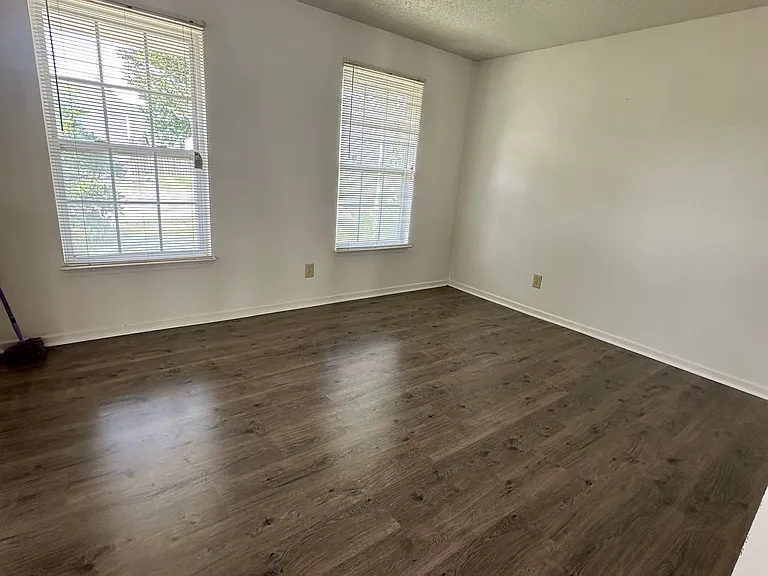 12647 Loyalty Dr — Photo 5