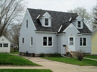 688 N Franklin St, Mondovi, WI 54755