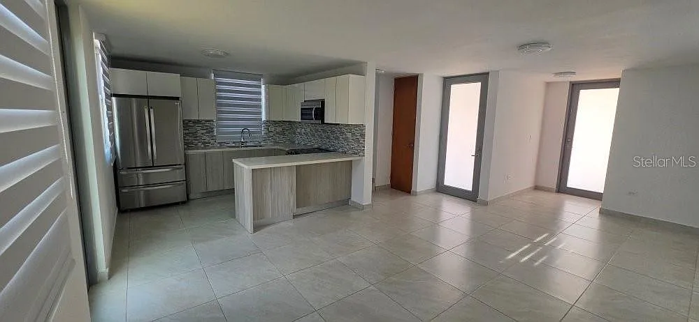 3 bed, 2.5 bath, 10 sqft, $2,900 — Photo 3