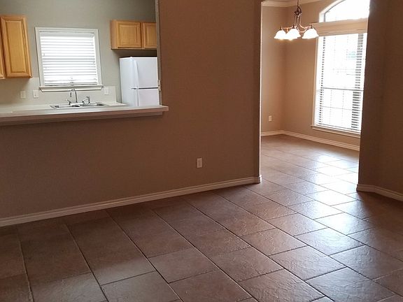 4th image of 3831 Oldenburg Ln