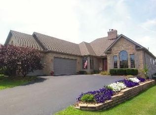 742 Evergreen Ln, Sugar Grove, IL 60554