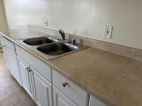 4th image of 3610 Crestmoor Dr #3