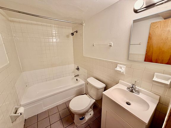 5th image of 230 W 24th St #1G