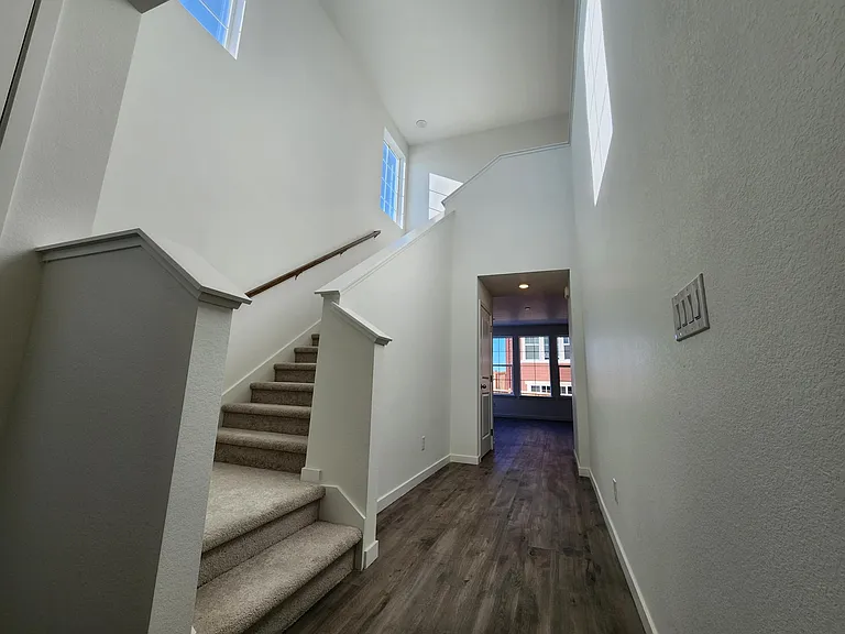 9017 Redfield Ln — Photo 6