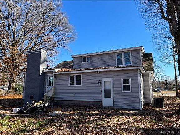 5th image of 3705 Woodlawn St
