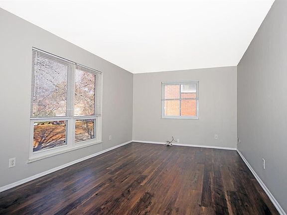 3rd image of 10380 Parkman Dr