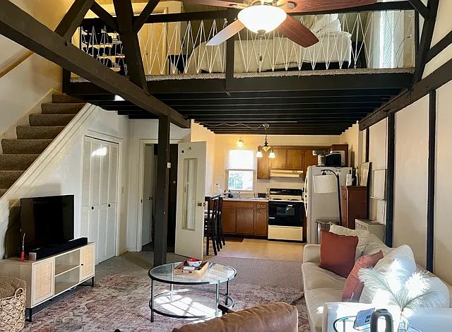 21 W Main St #6 — Photo 5