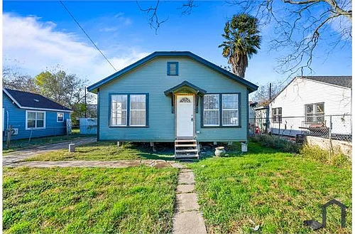 3127 Magnolia St Photo 1