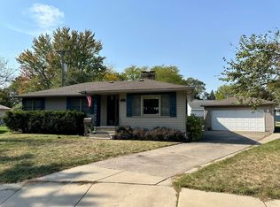 10 Oakland Ct, Essexville, MI