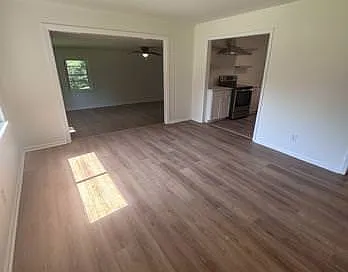 3 bed, 1399 sqft, $1,500 — Photo 2