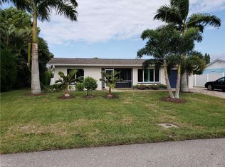 1221 SE 22nd Ter, Cape Coral, FL 33990