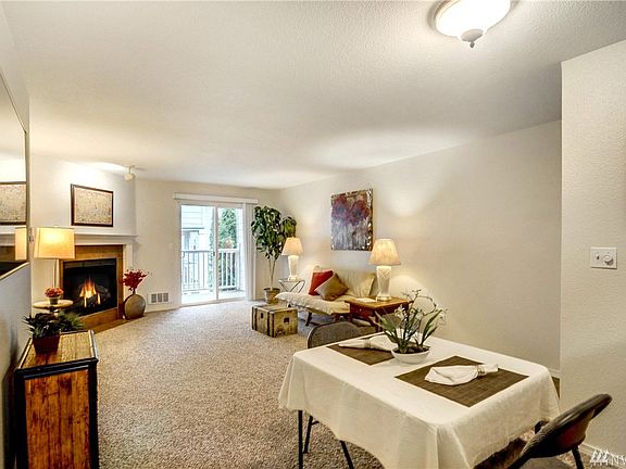 3rd image of 1150 N 198th St Unit D-201