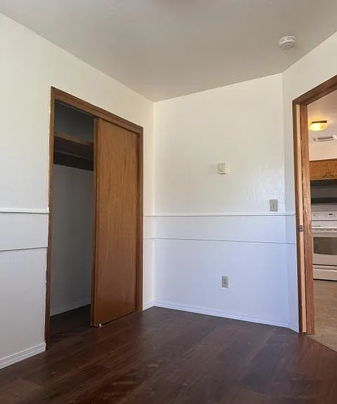 316 NE C St — Photo 11