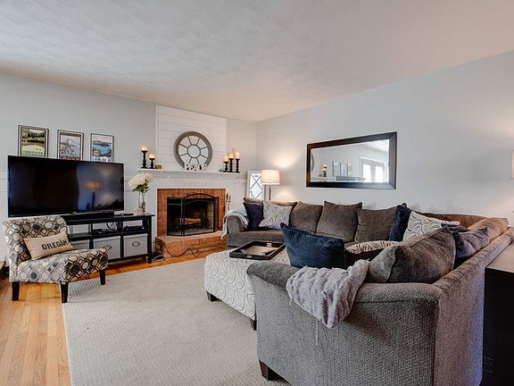 2nd image of 1219 Woodcrest Cir
