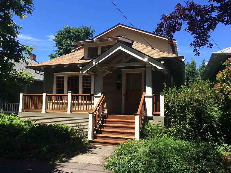 4001 SE Ivon St — Photo 1