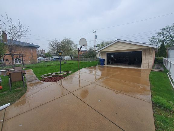 5th image of 9425 Major Ave