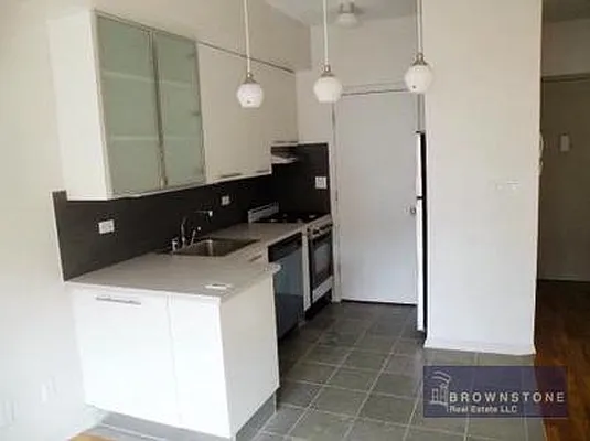 Rented by Brownstone Real Estate | media 7