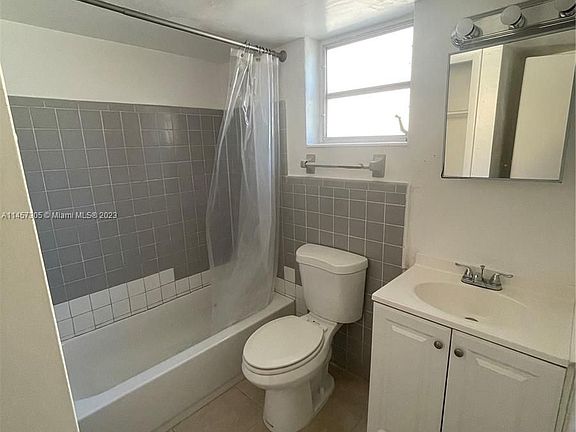 5th image of 16851 NE 18th Ave #102