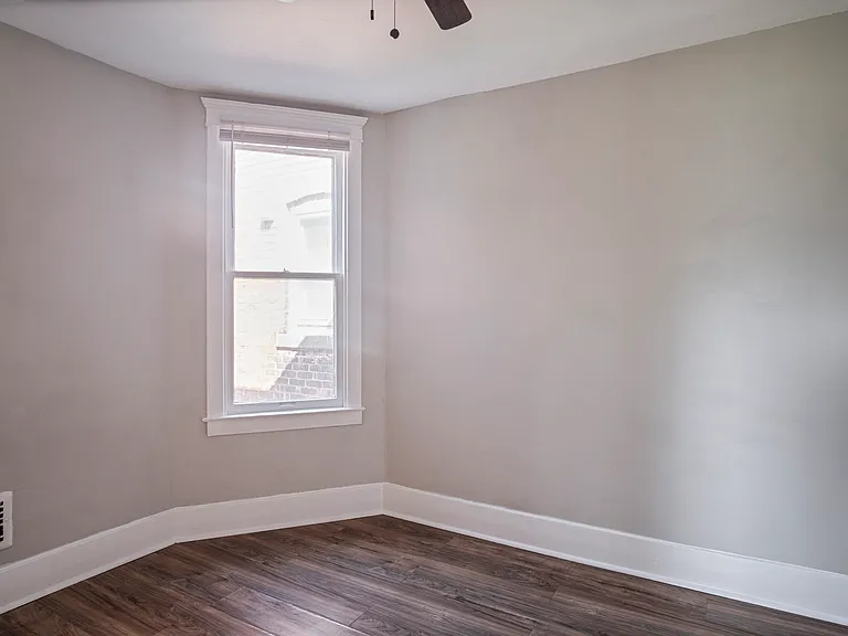 2233 Campbell St — Photo 12