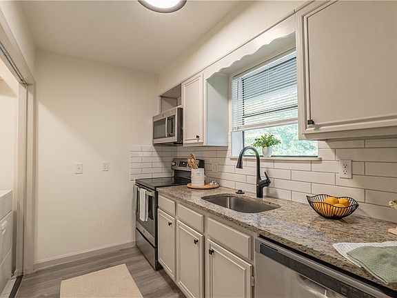 3rd image of 6244 Overlook Rd