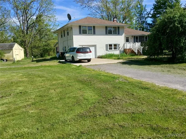 7974 Tonawanda Creek Rd, Lockport, NY 14094